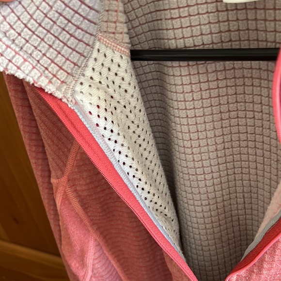 Patagonia 1/2 zip top, large - Picture 8 of 8